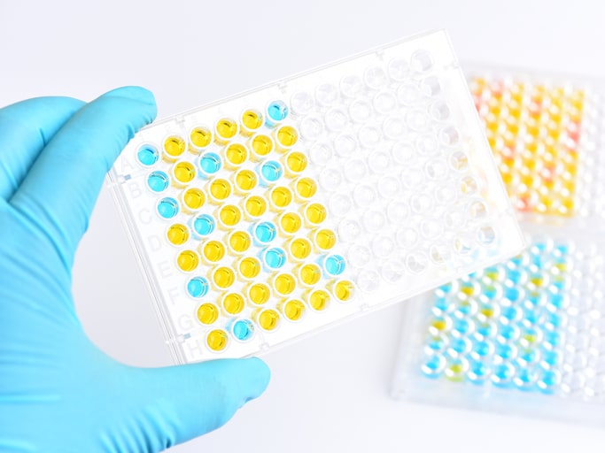 ELISA plate, testing method in medical laboratory